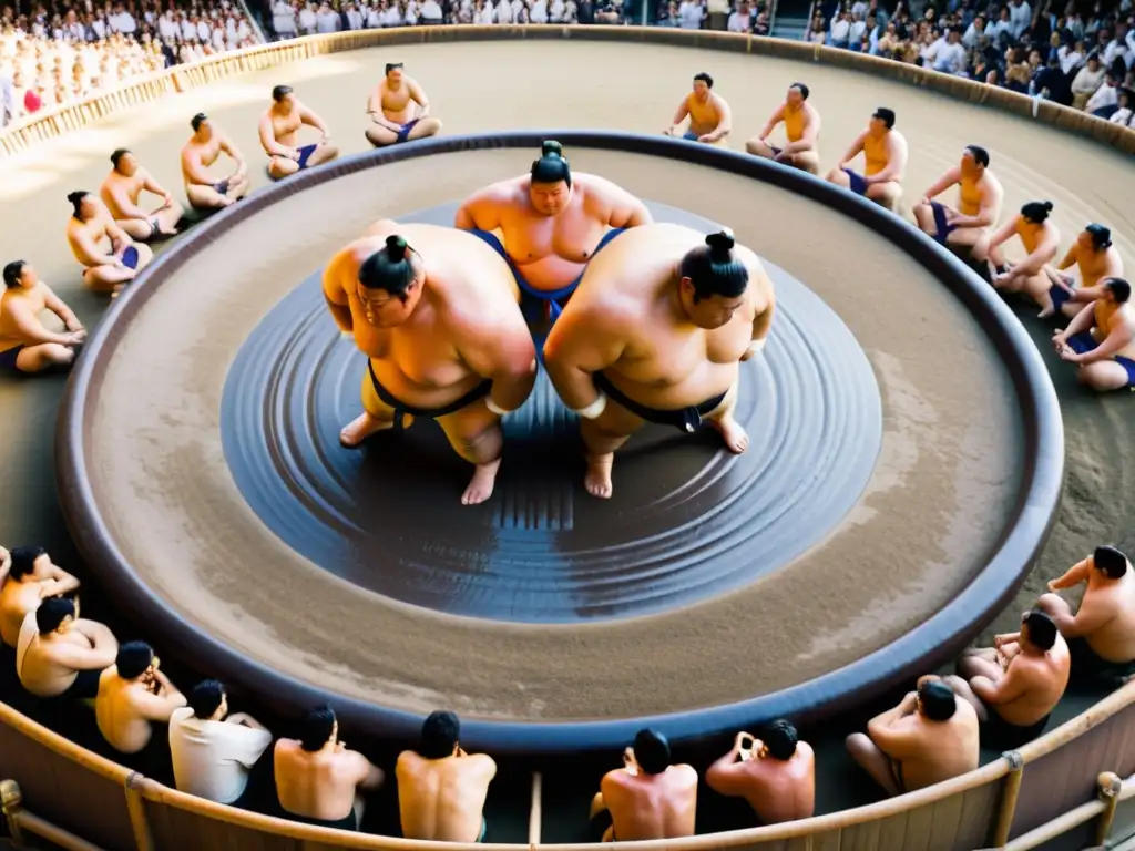 Combate de sumo al aire libre en Japón, con la mezcla de tradición y modernidad mientras la audiencia observa con emoción